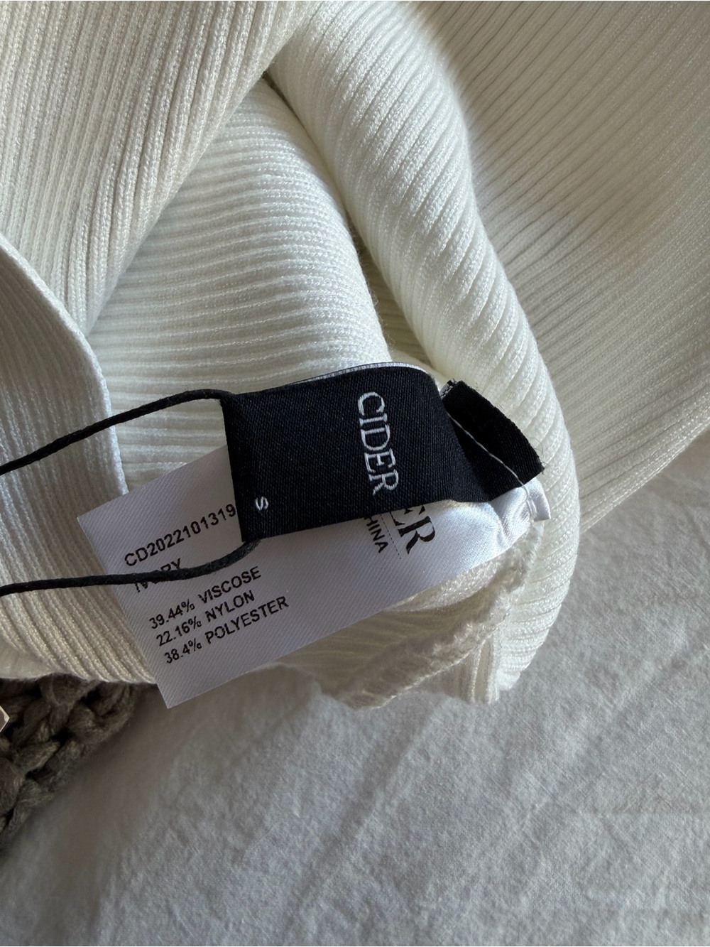 NWT Cider Turtleneck Sleeve Sweater - Picture 5 of 5